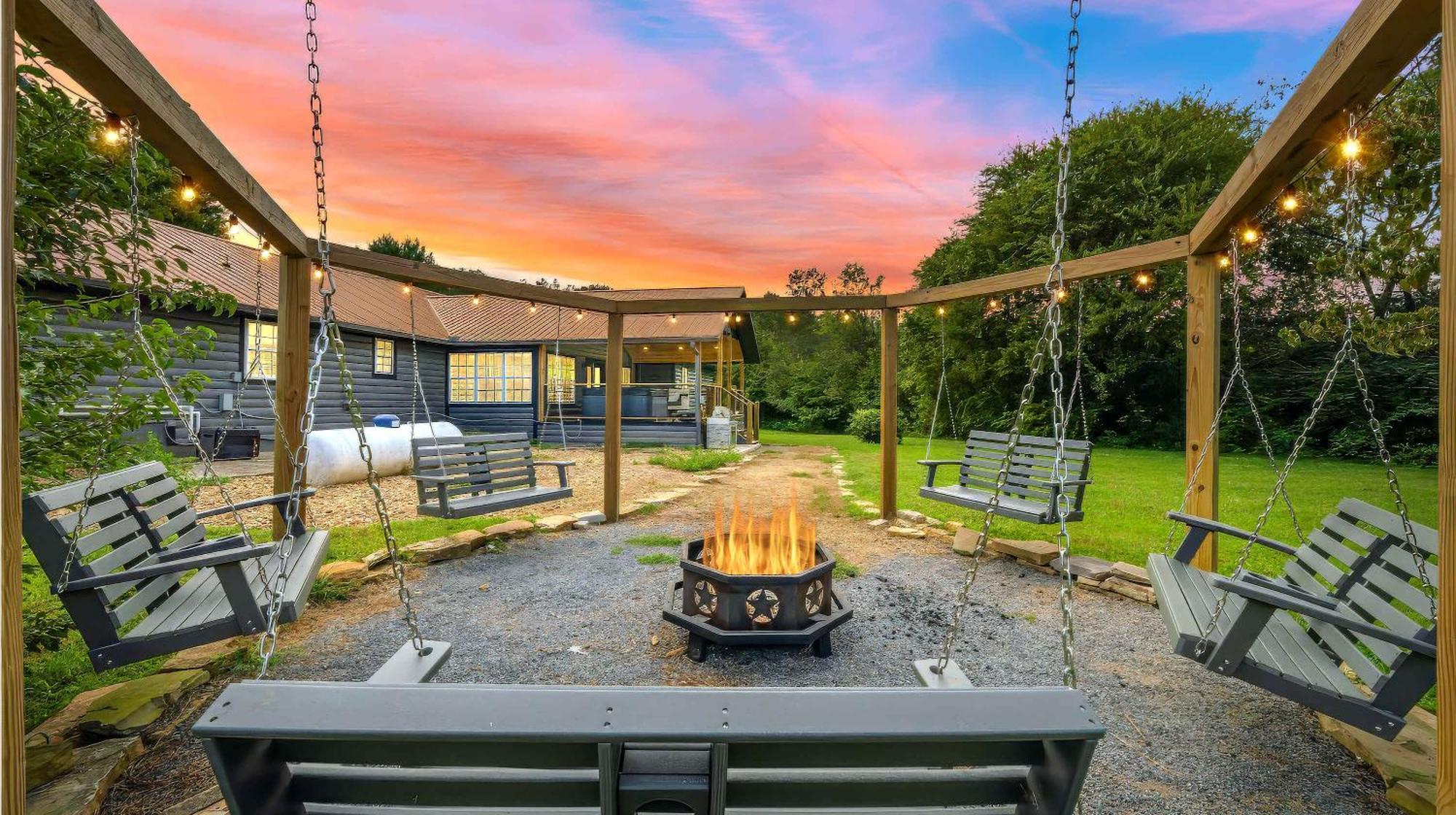 Poolside At Autumn Woods - Pool, Theater, Fireplace, Firepit, Arcade سيفيرفيل المظهر الخارجي الصورة